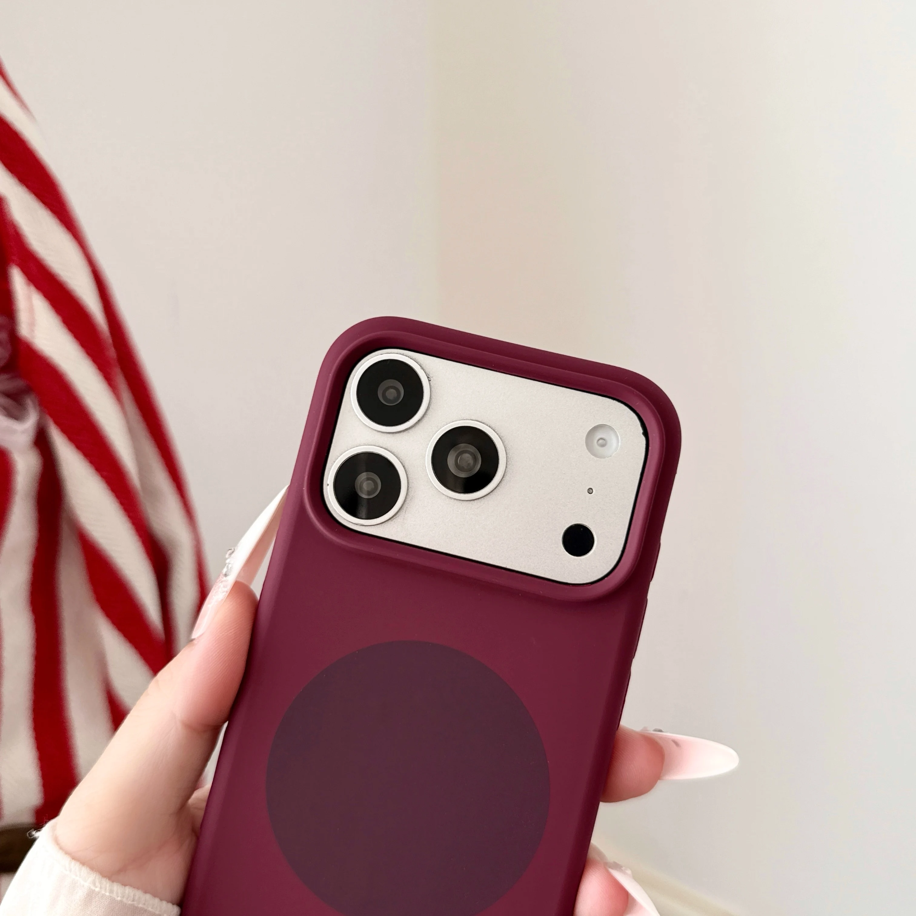 Fashion Magnetic Wireless Char - đánh giá và giá Liquid Silicone Magnetic Phone Case